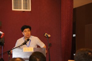 省科技厅副厅长熊绍员在论坛上发言