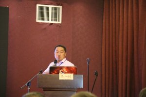 长江大学讲师马一林在论坛上发言