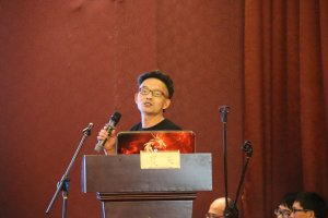 江苏电视台体育休闲频道主持人夏天在论坛发言